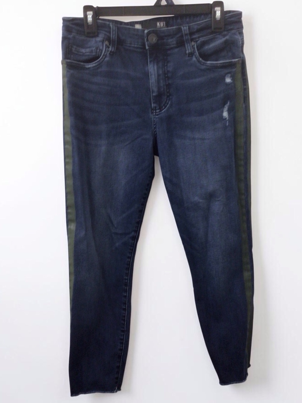 EUC....Womens Kut cropped jeans with army green double side stripe
